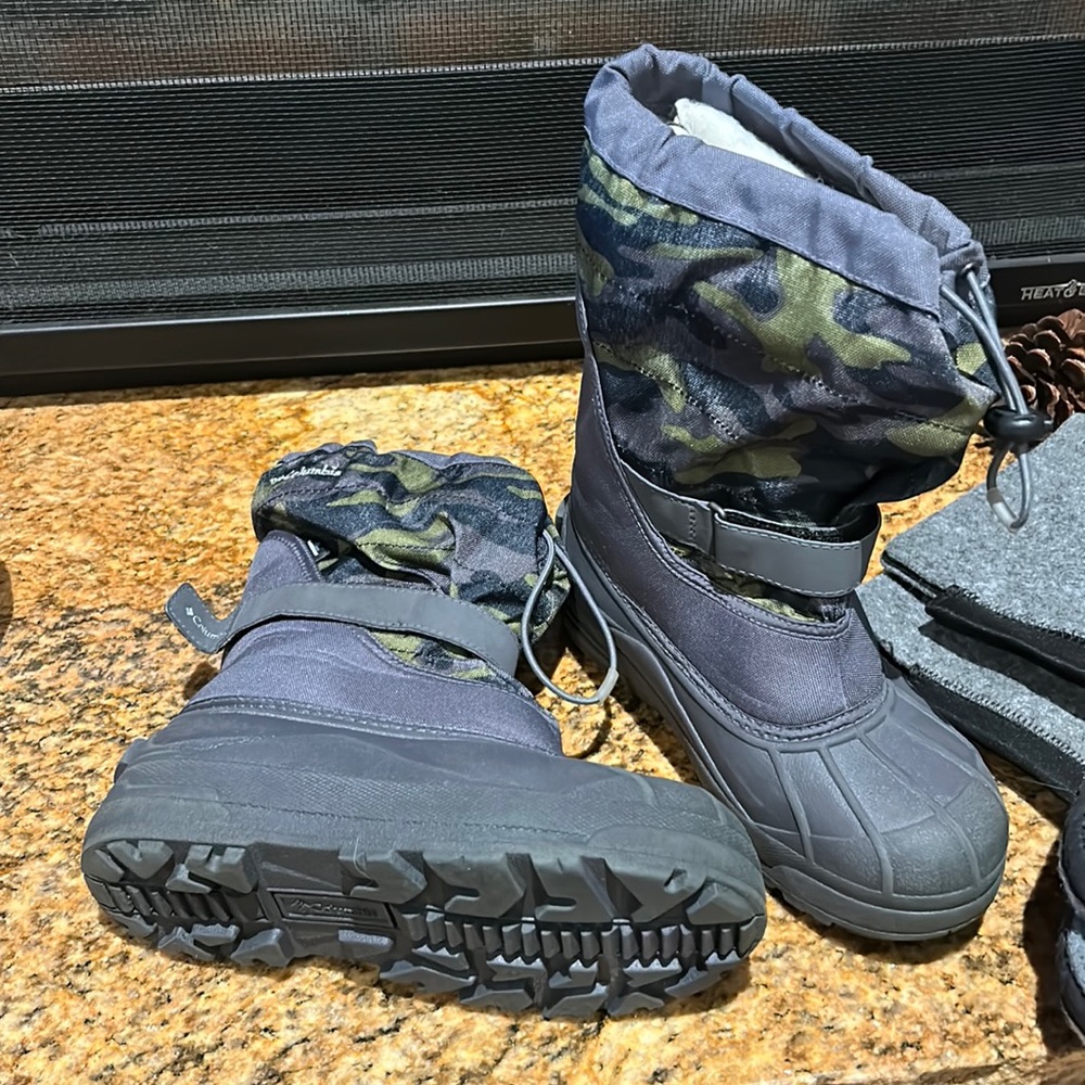 Columbia Youth Snow Boots